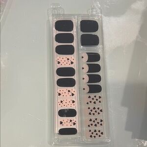 Elegant Black and Pink Press-On Nails